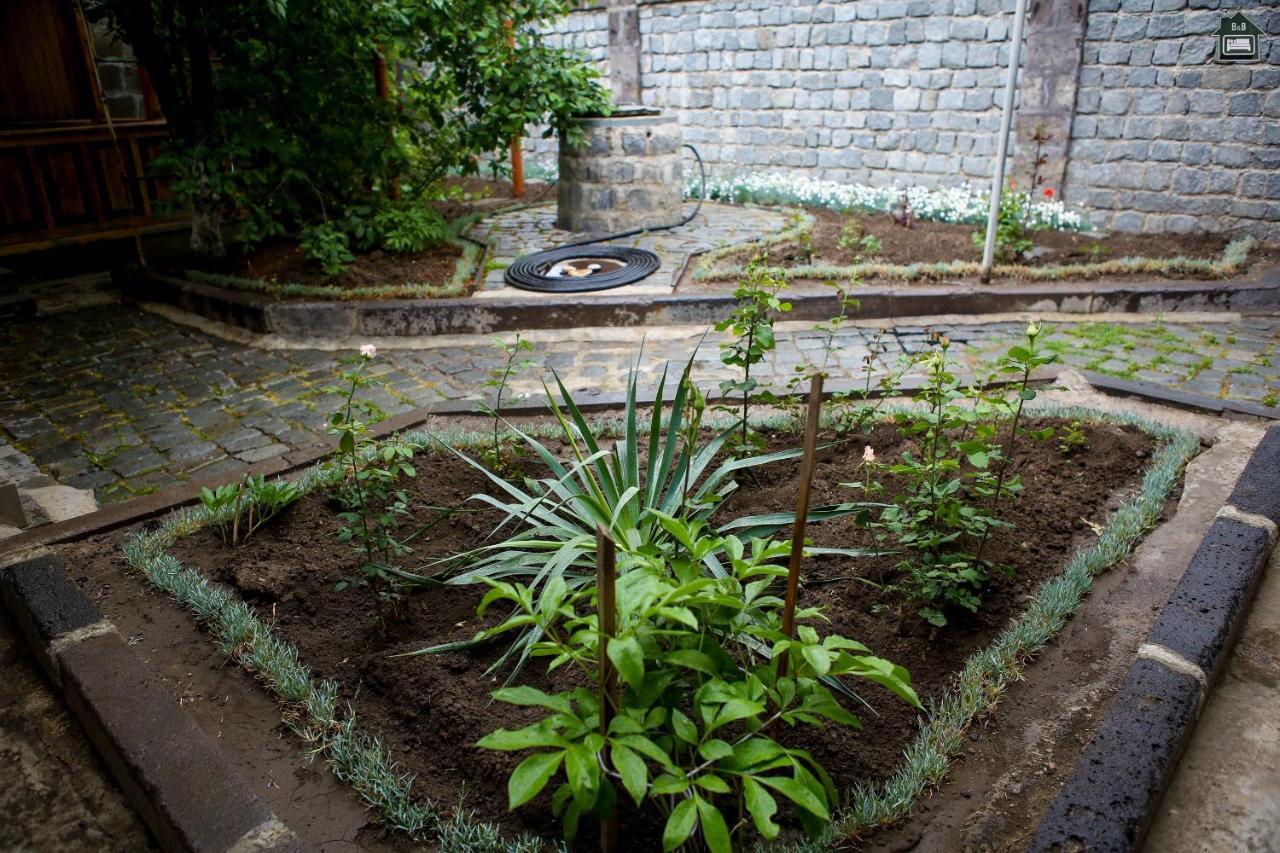 Guest House In Gyumri Exterior photo